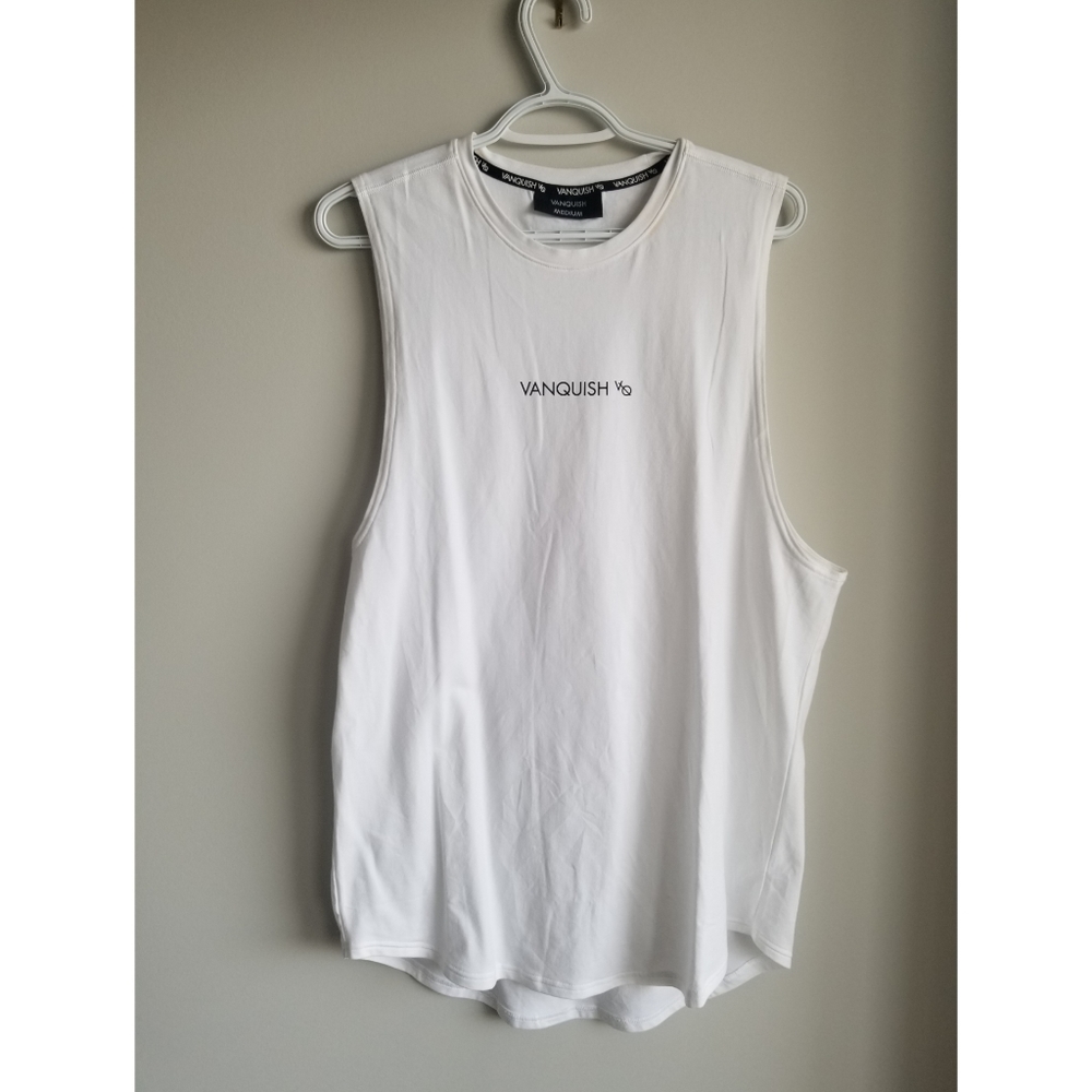 VANQUISH FITNESS ATHLETIC SCOOP BOTTOM TANK TOP